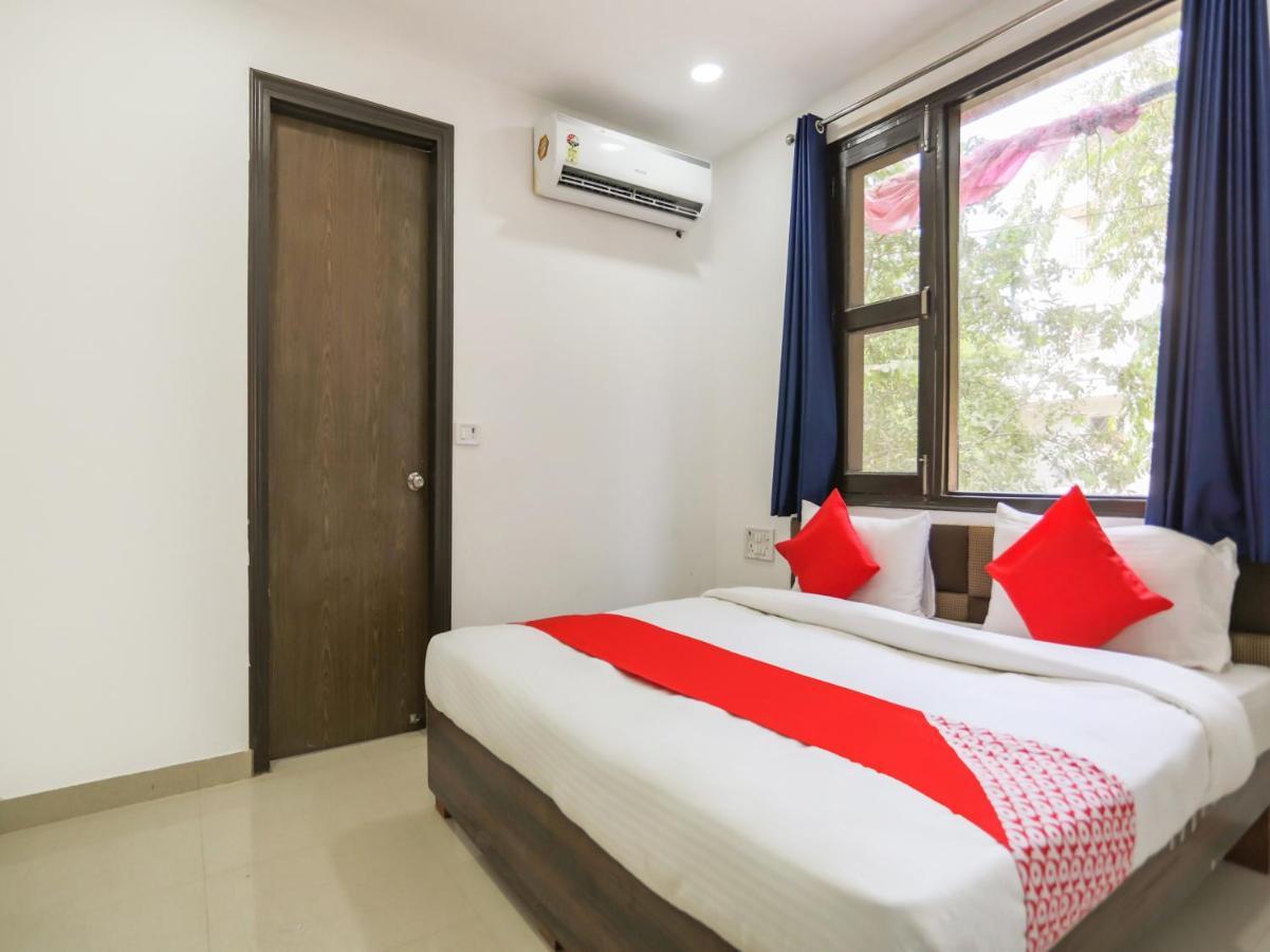 Oyo 74279 Prime Rohini Hotel